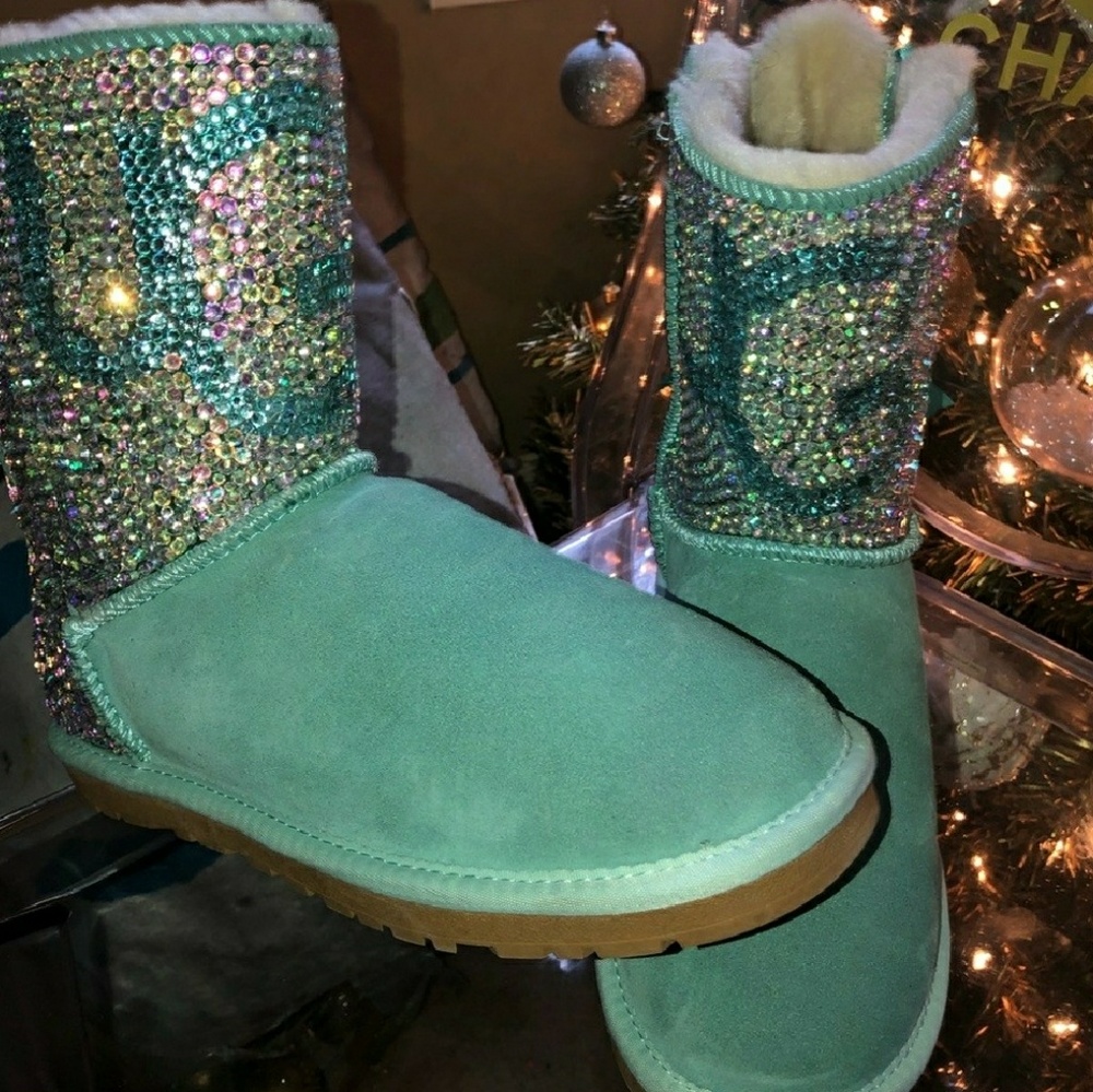 Amazing customize uggs - Picture 5 of 6
